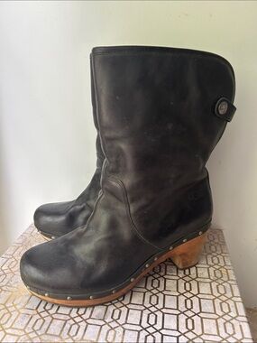 Ugg Lynnea Leather Clog Booties Women's size 7